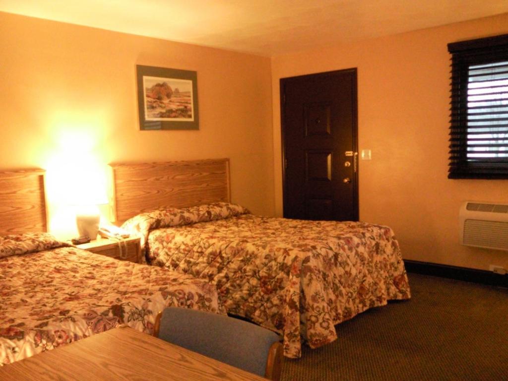 Colonial Inn Mercer-Grove City Pokoj fotografie
