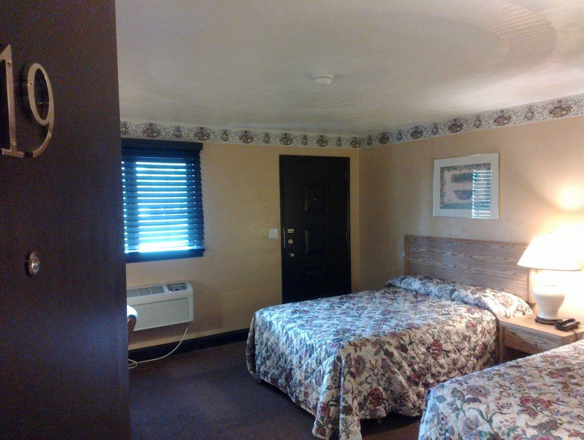 Colonial Inn Mercer-Grove City Exteriér fotografie